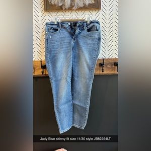 Judy Blue skinny fit size 11/30 style JB82254LT